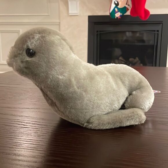 Dakin Grey Seal with Whiskers 1976 Vintage Excellent Condition 10” long Tush tag - Picture 2 of 9